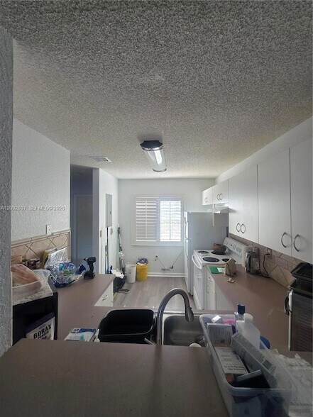 Building Photo - 14055 SW 120th Ct
