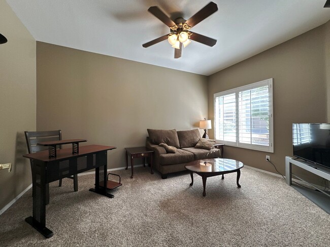 Building Photo - Fully furnished 2 bedroom condo w/den in g...