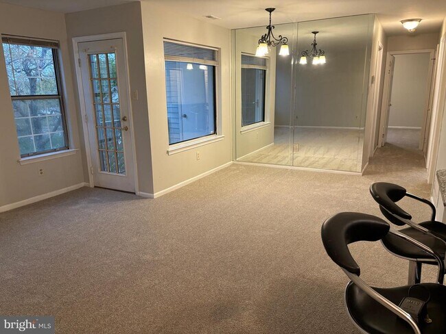 Building Photo - 1807 Diamond Dr