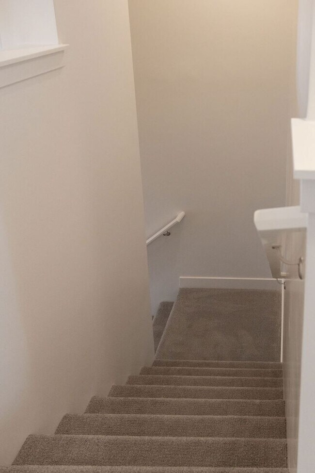 Building Photo - Spacious 4-Bed Home in Sage Canyon