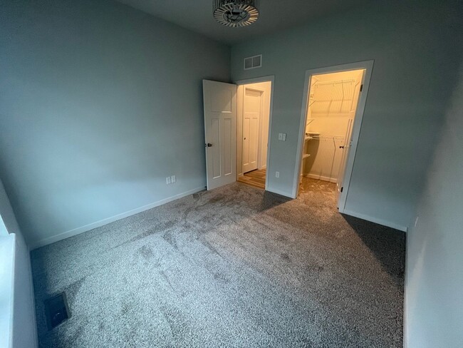 Building Photo - 553 Sienna Glenn Wy