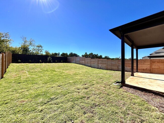 Building Photo - Spacious 4/BR 3/BA Home with Modern Upgrades in Leander