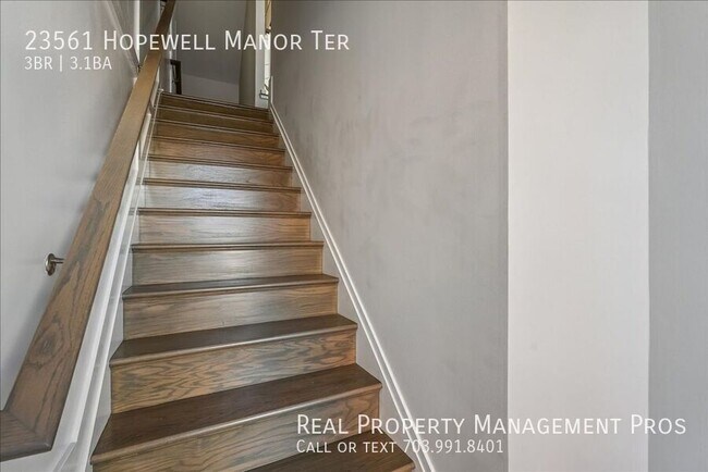 Building Photo - 23561 Hopewell Manor Terrace