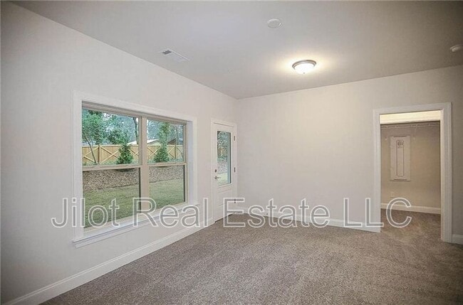 Building Photo - 2575 Clairebrooke Bnd
