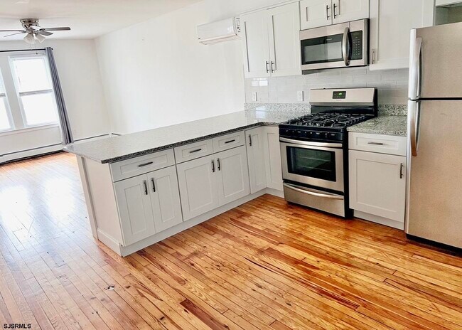 Building Photo - 128 N Portland Ave