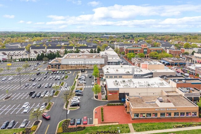 Building Photo - 631 Gatestone St