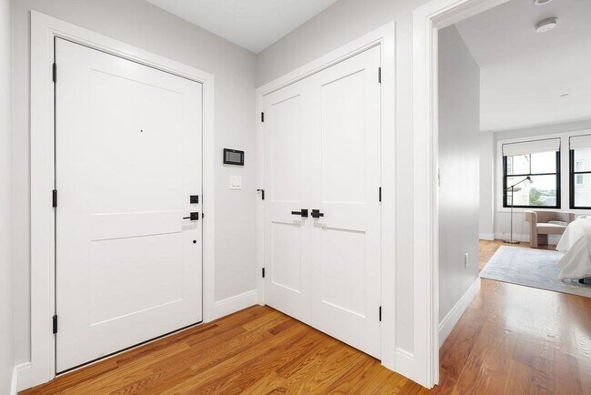 Building Photo - 113-115 Falcon St