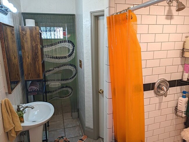 Building Photo - 9WIL919