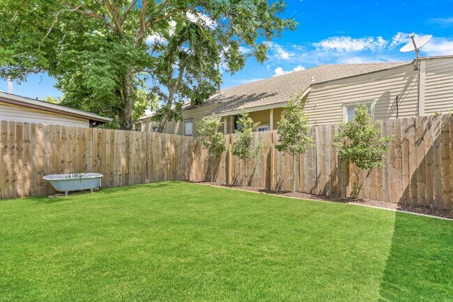 Building Photo - 4829 Tchoupitoulas St