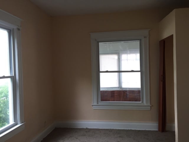 Building Photo - HUGE SINGLE FAMILY FOR RENT !!