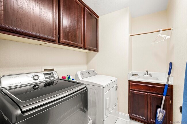 Building Photo - 1313 Paseo Hermosa