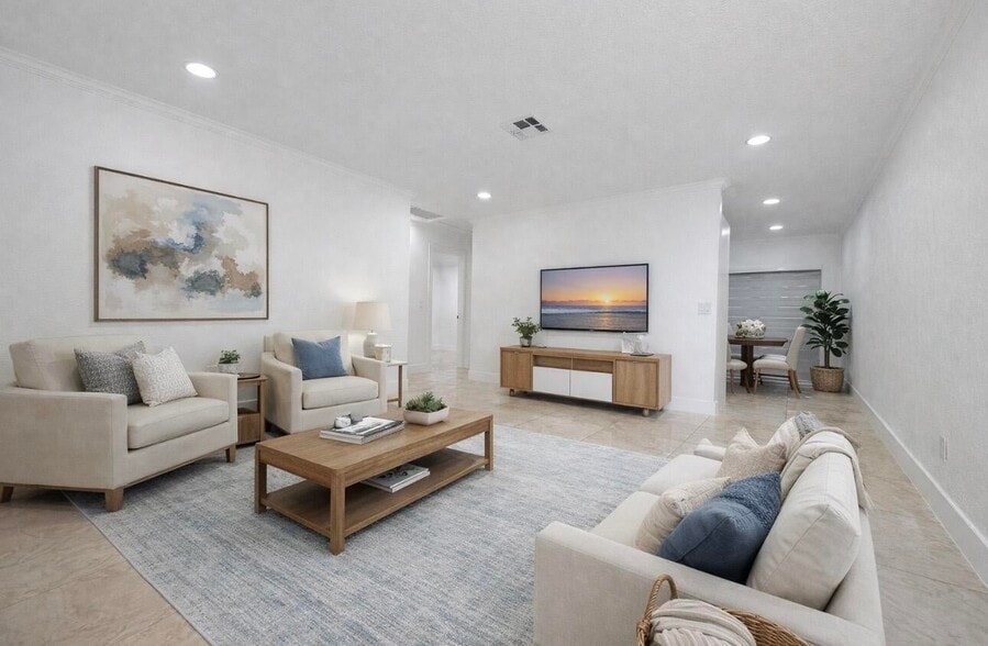 Building Photo - 732 Neil Rd