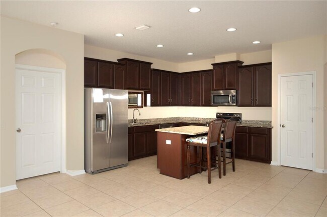 Building Photo - 1319 Rowantree Dr