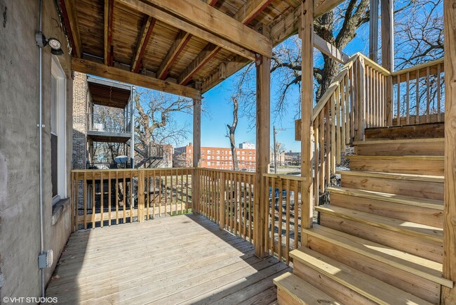 Building Photo - 5021 S Indiana Ave