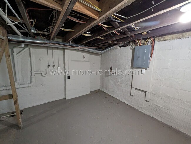Building Photo - 1237-1239 Atcheson St