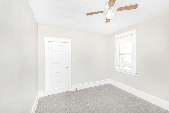 Building Photo - 1316-1318 E 85th St