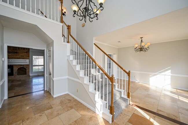 Building Photo - 12011 Autumn Creek Dr