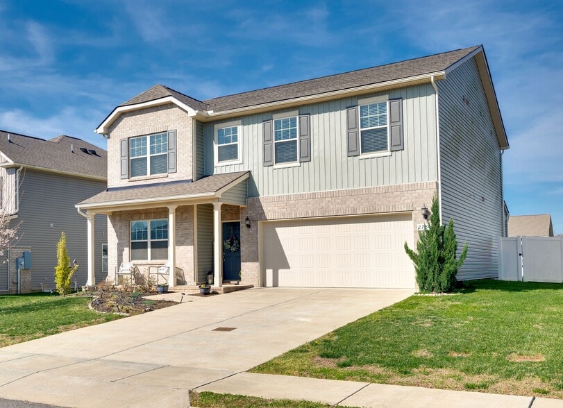 Building Photo - 2784 Nottingham Dr