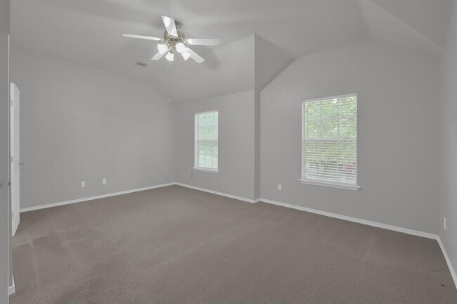 Building Photo - 27 S Villa Oaks Dr