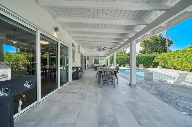 Building Photo - 10600 SW 80th Ct