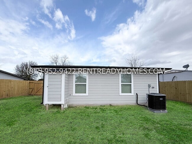 Building Photo - 1506 Eastway St