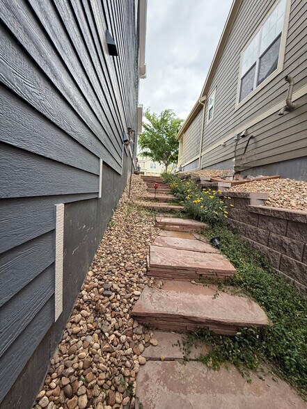 Building Photo - 8610 Zircon Way