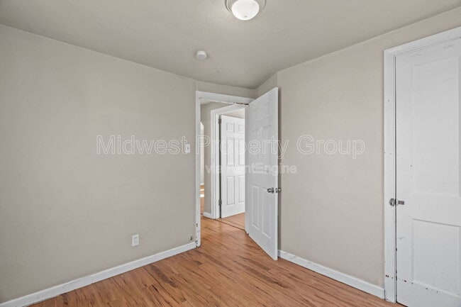 Building Photo - 161 Anistasia Dr