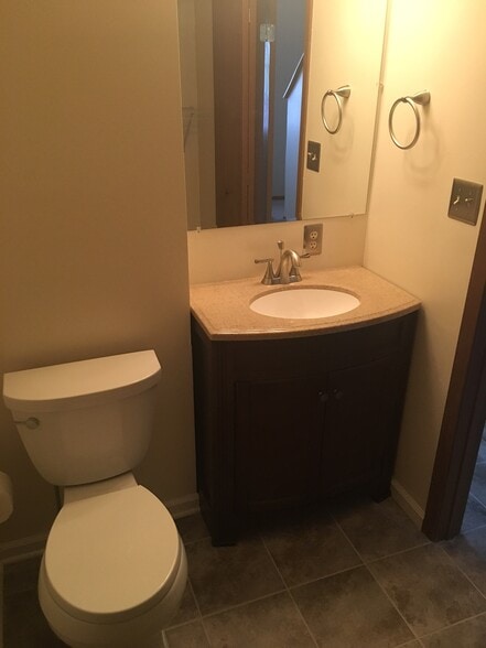 1/2 Bath - 115 Villa Dr