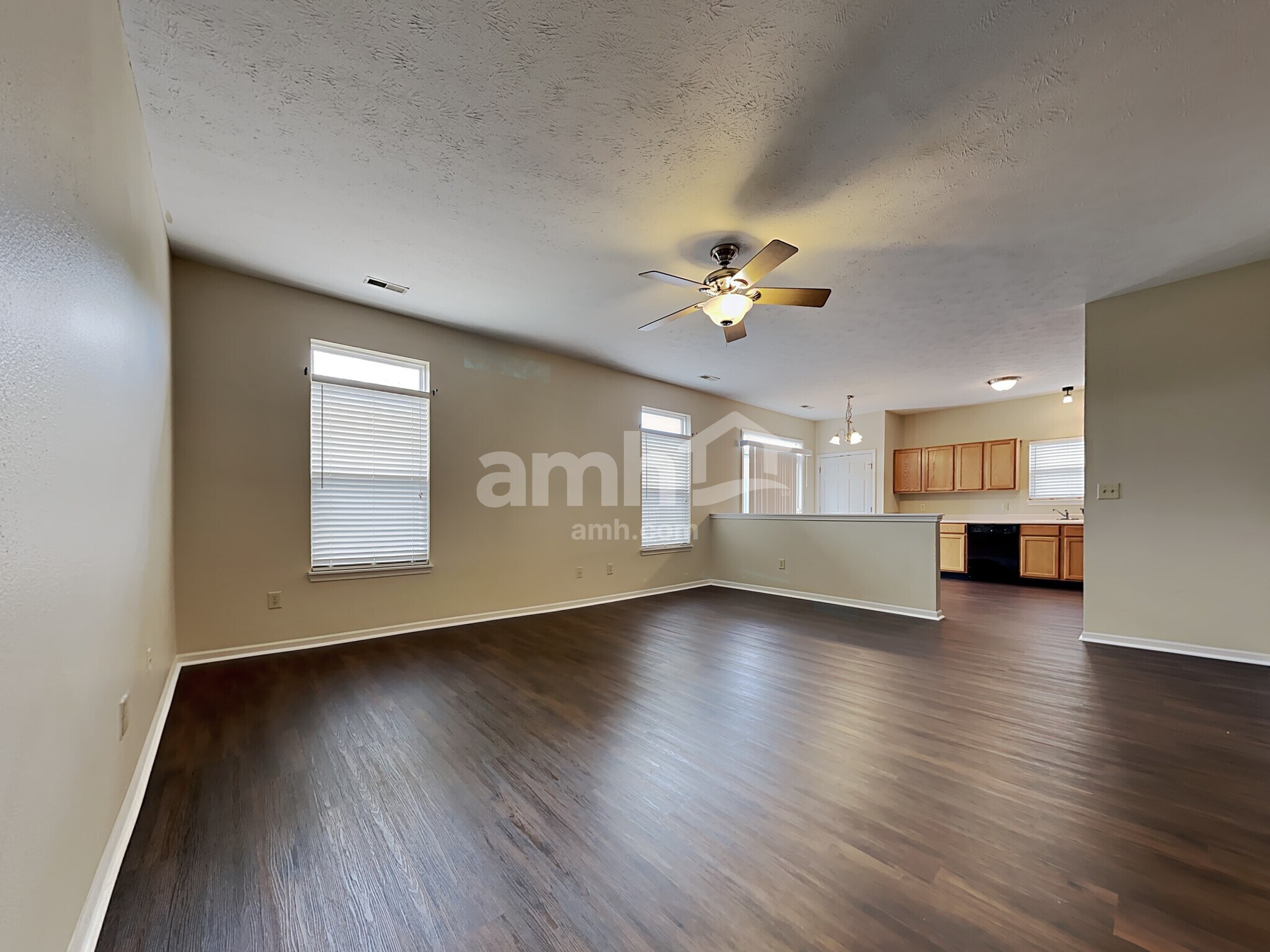 Building Photo - 10087 Sundown Ln