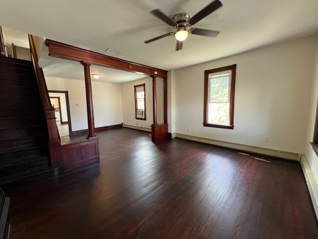 Building Photo - 822 Tuckerton Ave