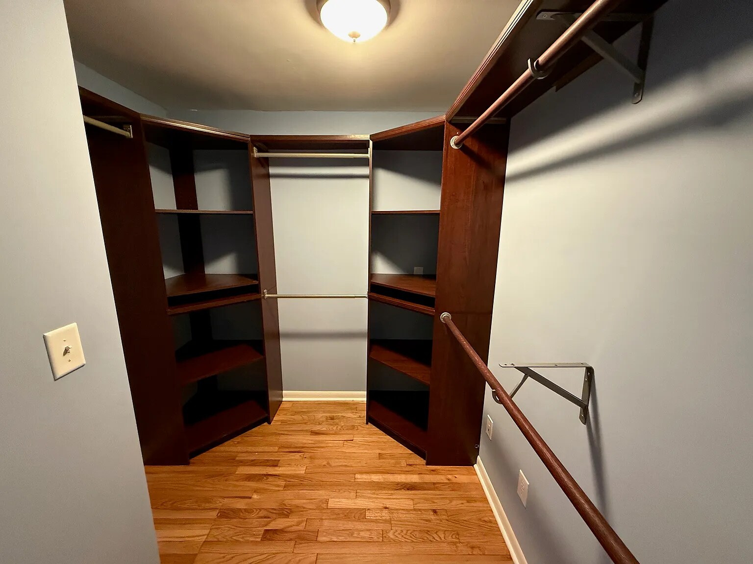 Building Photo - 2884 E Eisenhower Pky