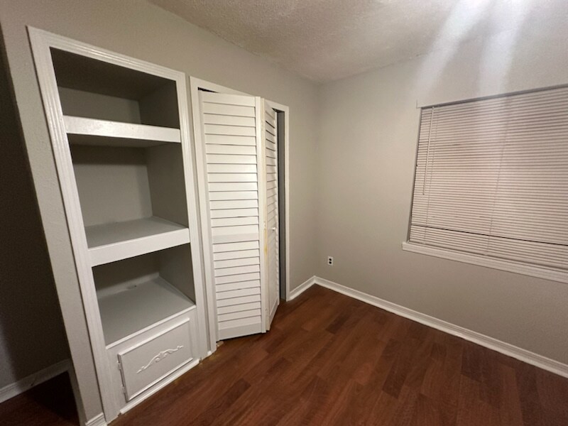 Building Photo - 6565 Arancio Dr W