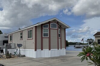 Building Photo - 1309 Pine Island Drive N.