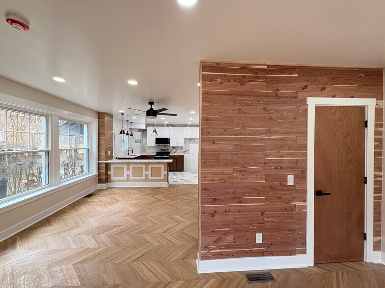 Building Photo - 7128 Card Ln