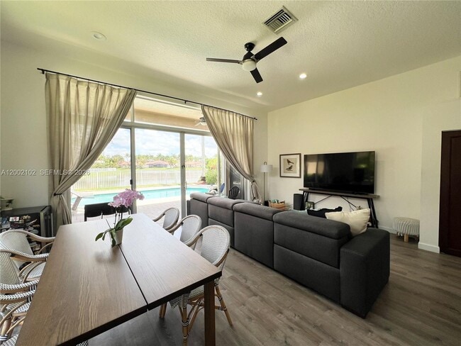 Building Photo - 2486 Bay Isle Dr