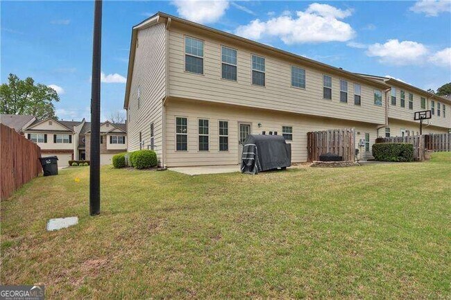 Building Photo - 2145 Waterford Park Dr