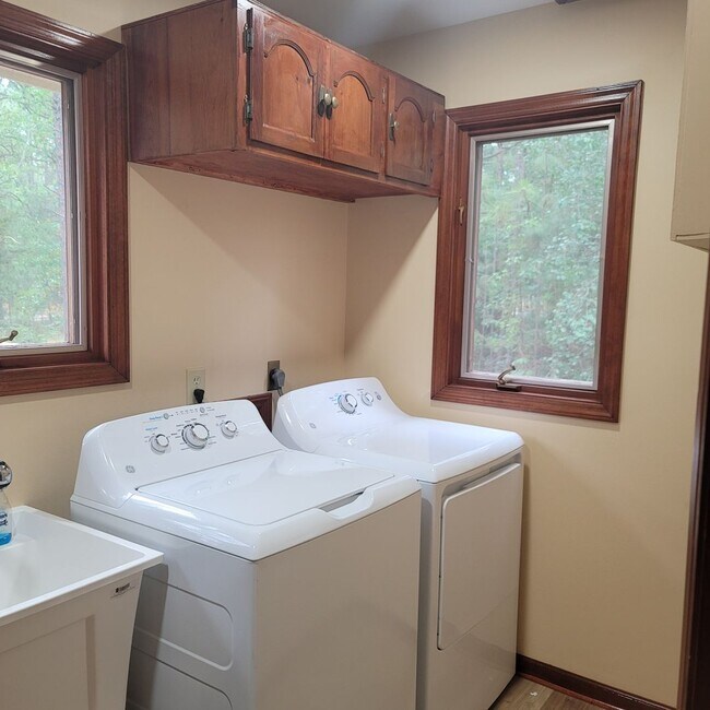 Building Photo - Beautiful Property Located in Seven Lakes ...