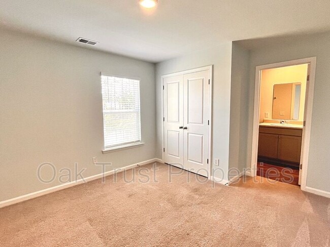 Building Photo - 129 Spencer Cir