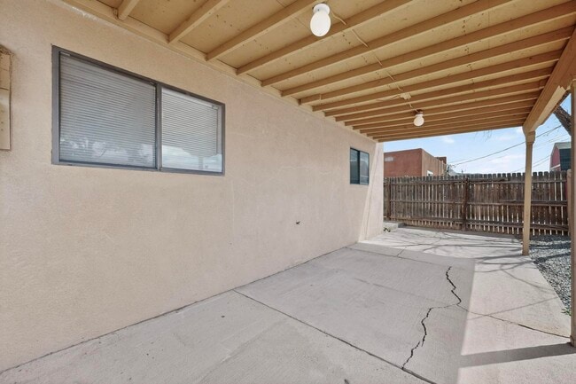 Building Photo - 222 Shannon Pl NW