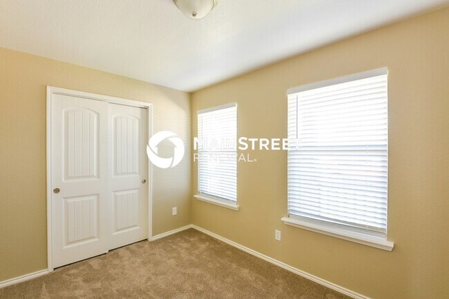 Building Photo - 4 Bedroom Pet-Friendly Home in Converse, T...