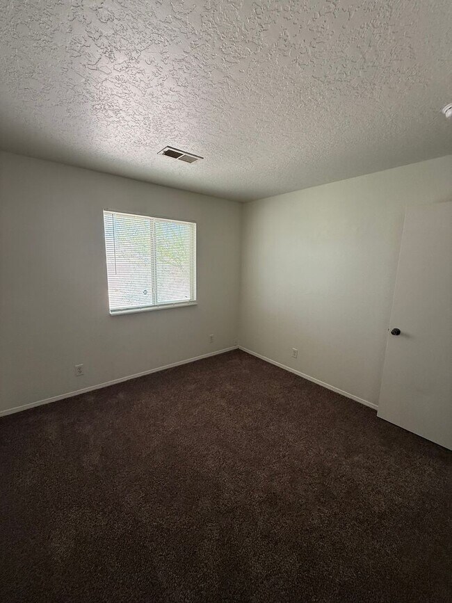 Building Photo - 629 Santa Fe Meadows Dr NE