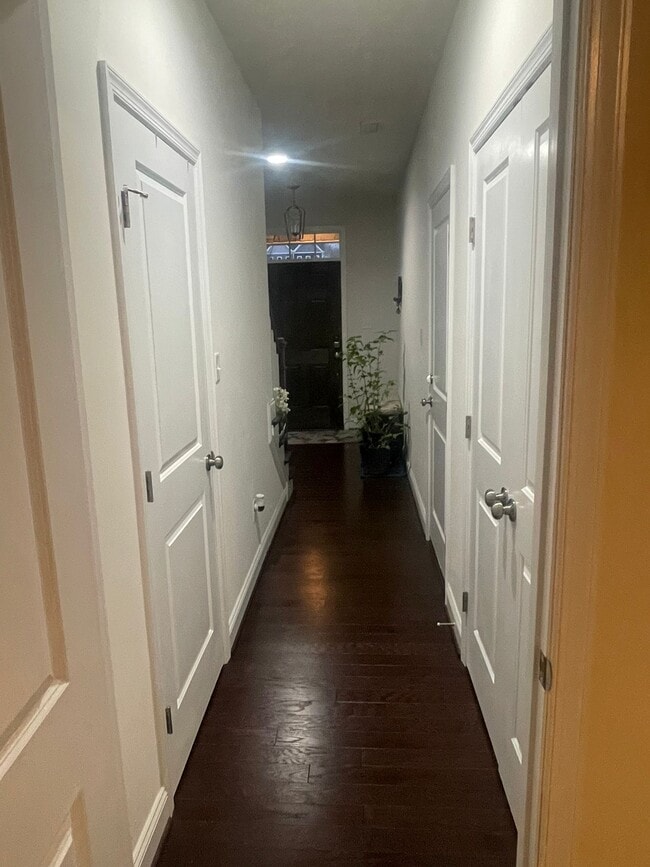 Building Photo - 10516 Seneca Falls Pl