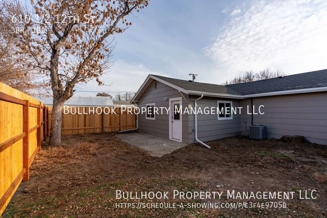 Building Photo - 610 1/2 12th St-