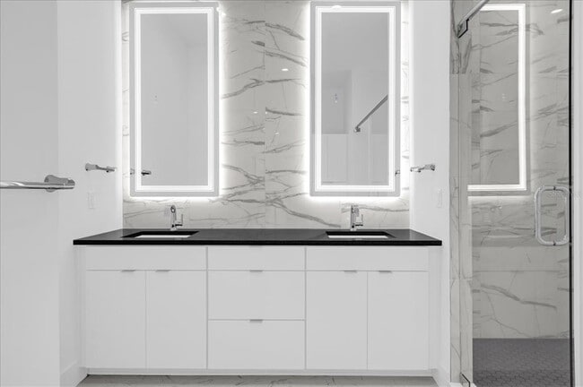 Building Photo - 1776 Mondrian Cir