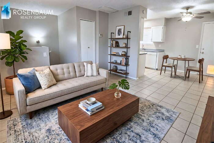 Building Photo - 707 W 1st Ave