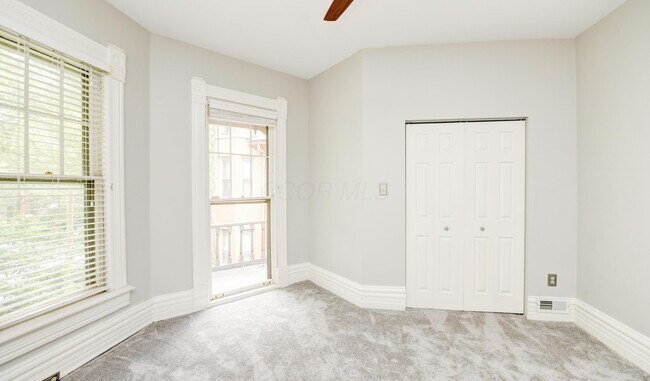 Building Photo - 952 Neil Ave