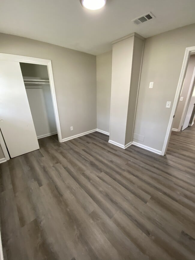 Building Photo - 4253 Ridgefield Ct