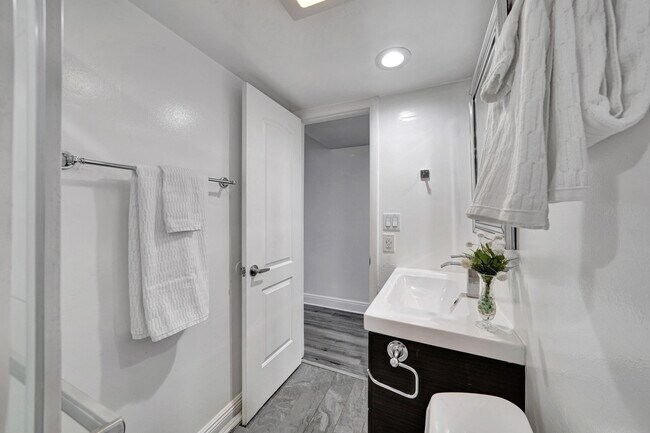 Building Photo - 516 Osprey Dr