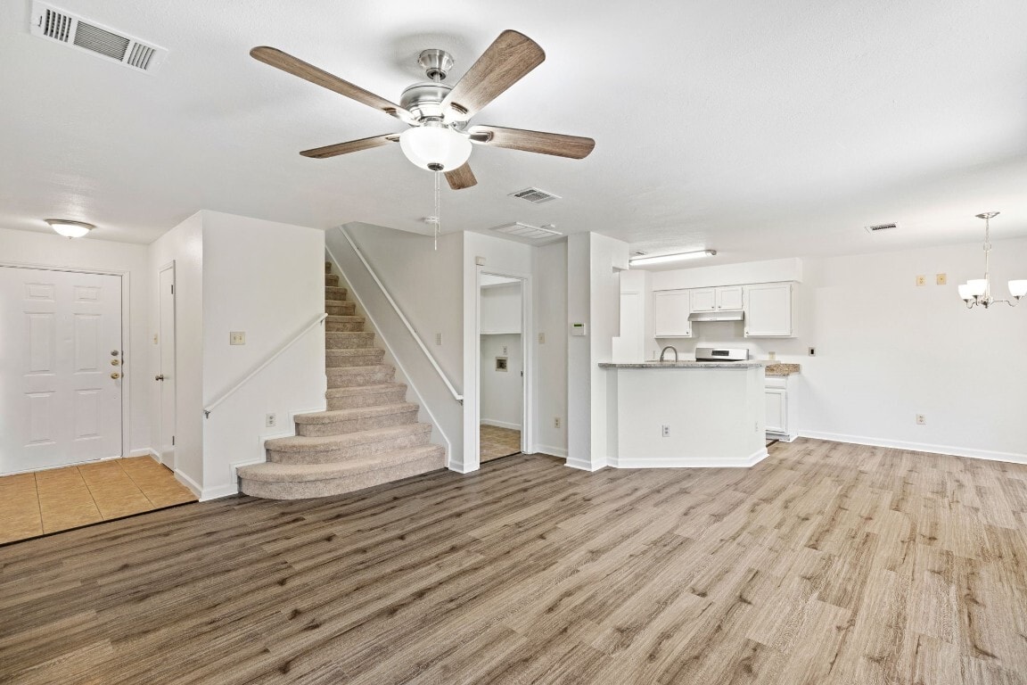 Building Photo - 1202 Green Terrace Dr