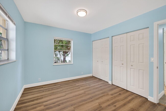 Building Photo - 9484 Sun Ct